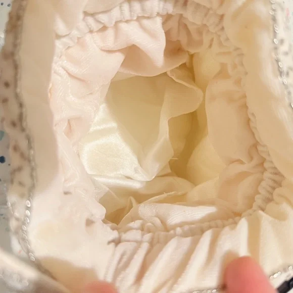 Indian Elegant velvet pearl and nalki Bead work Evening potli Bag - Picture 10 of 12